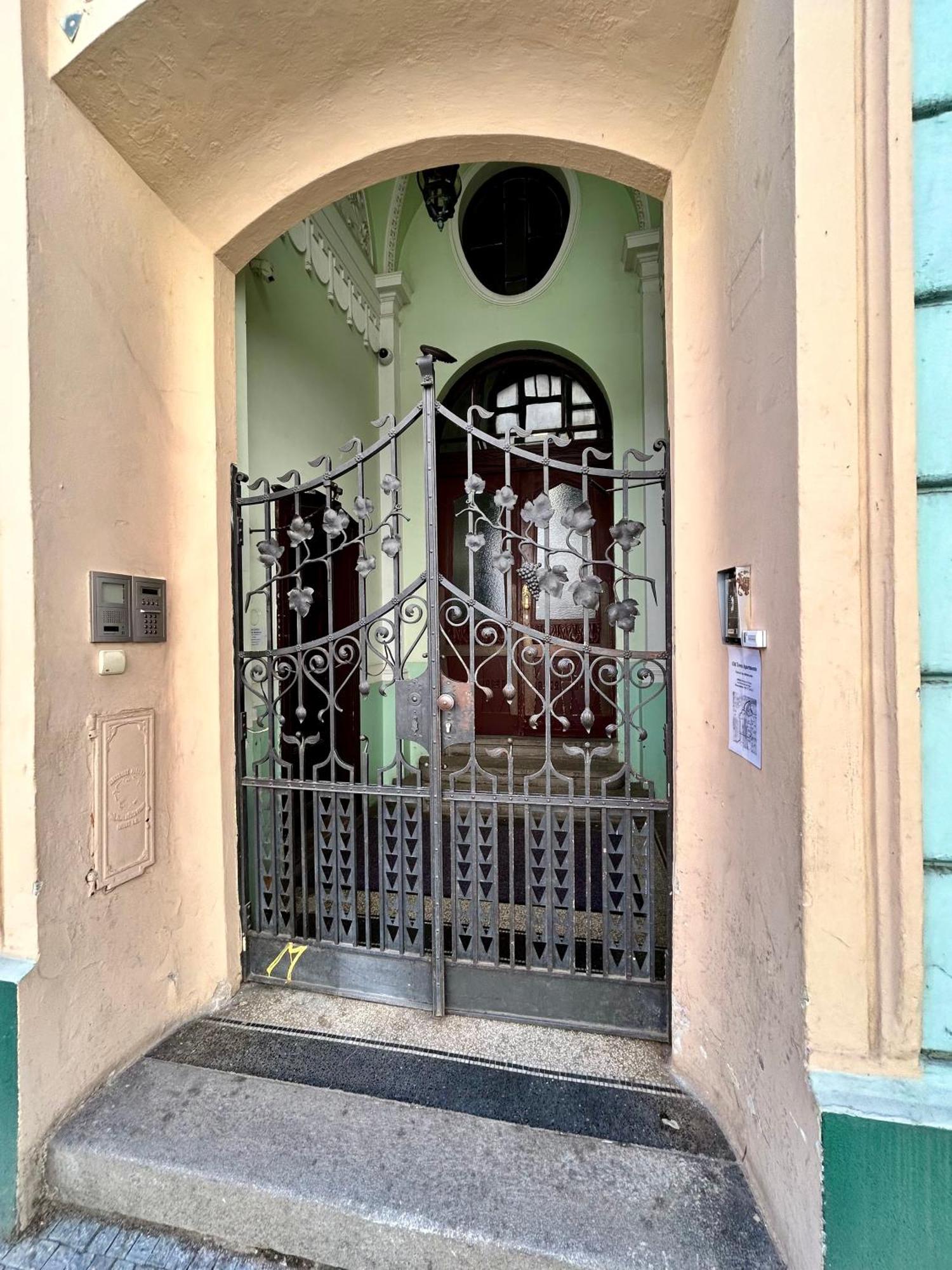Prague Central Exclusive Apartments Экстерьер фото